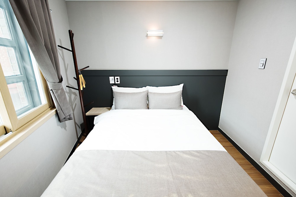 EHWA HOTEL MYEONGDONG 13/69