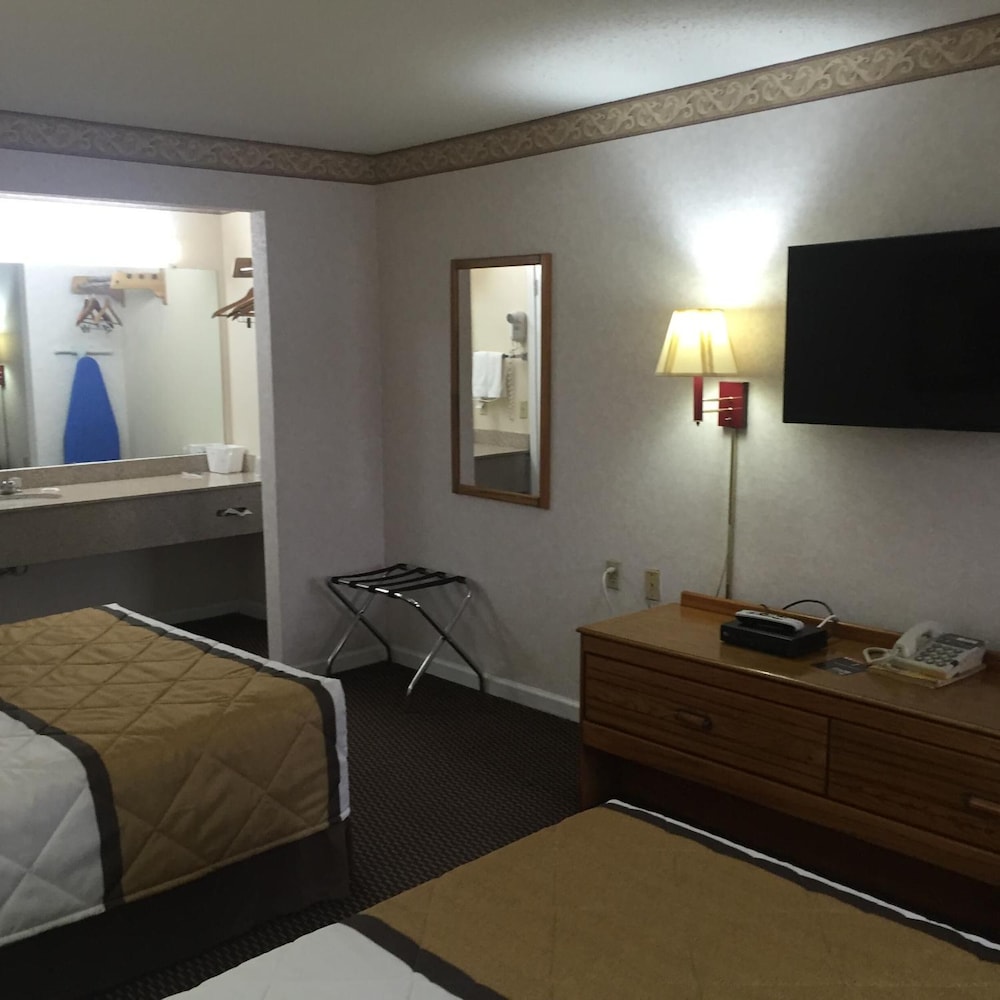Econo Lodge Calhoun North Damascus 9/41