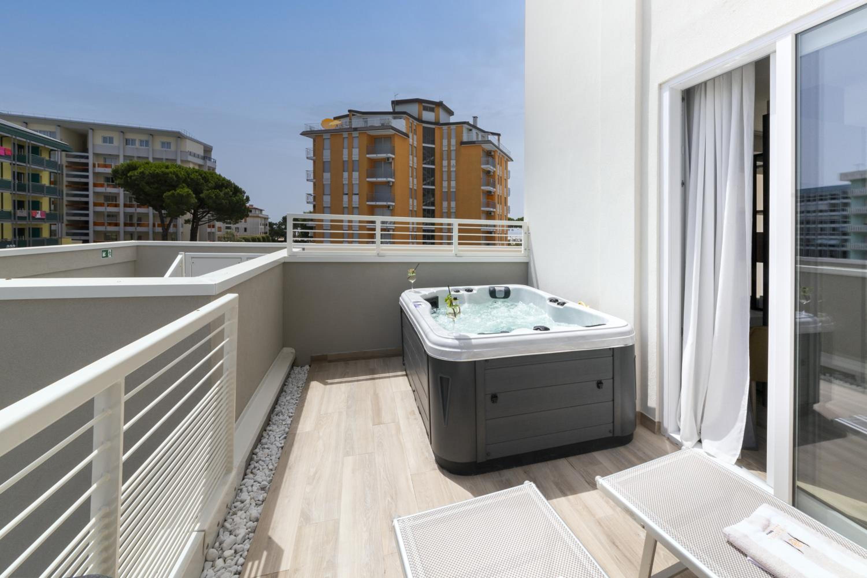 Life Hotel 30/50
