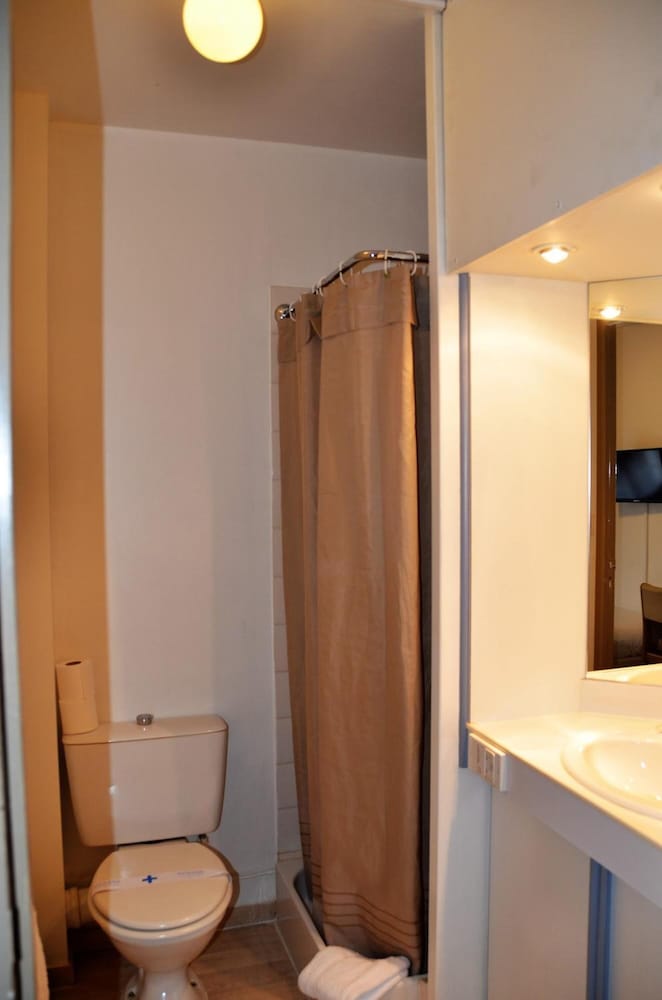 Brit Hotel Cherbourg Octeville 6/43