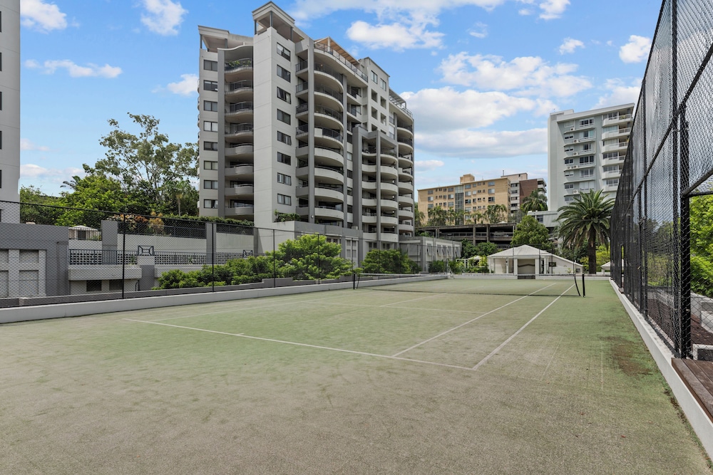 The Oasis Apartments 35/66