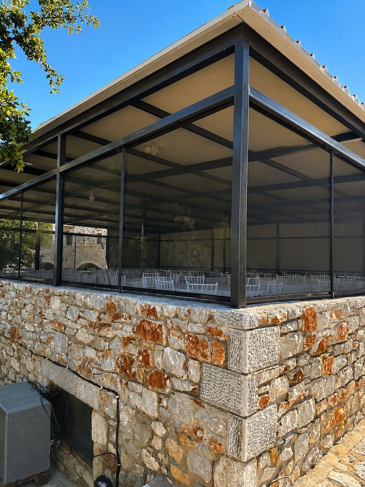 Lalloudes Seaside Accommodation 24/50