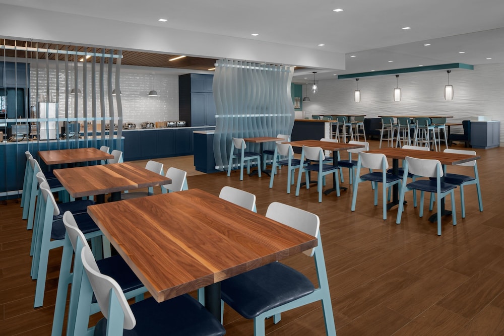 SpringHill Suites by Marriott Myrtle Beach Oceanfront 28/50