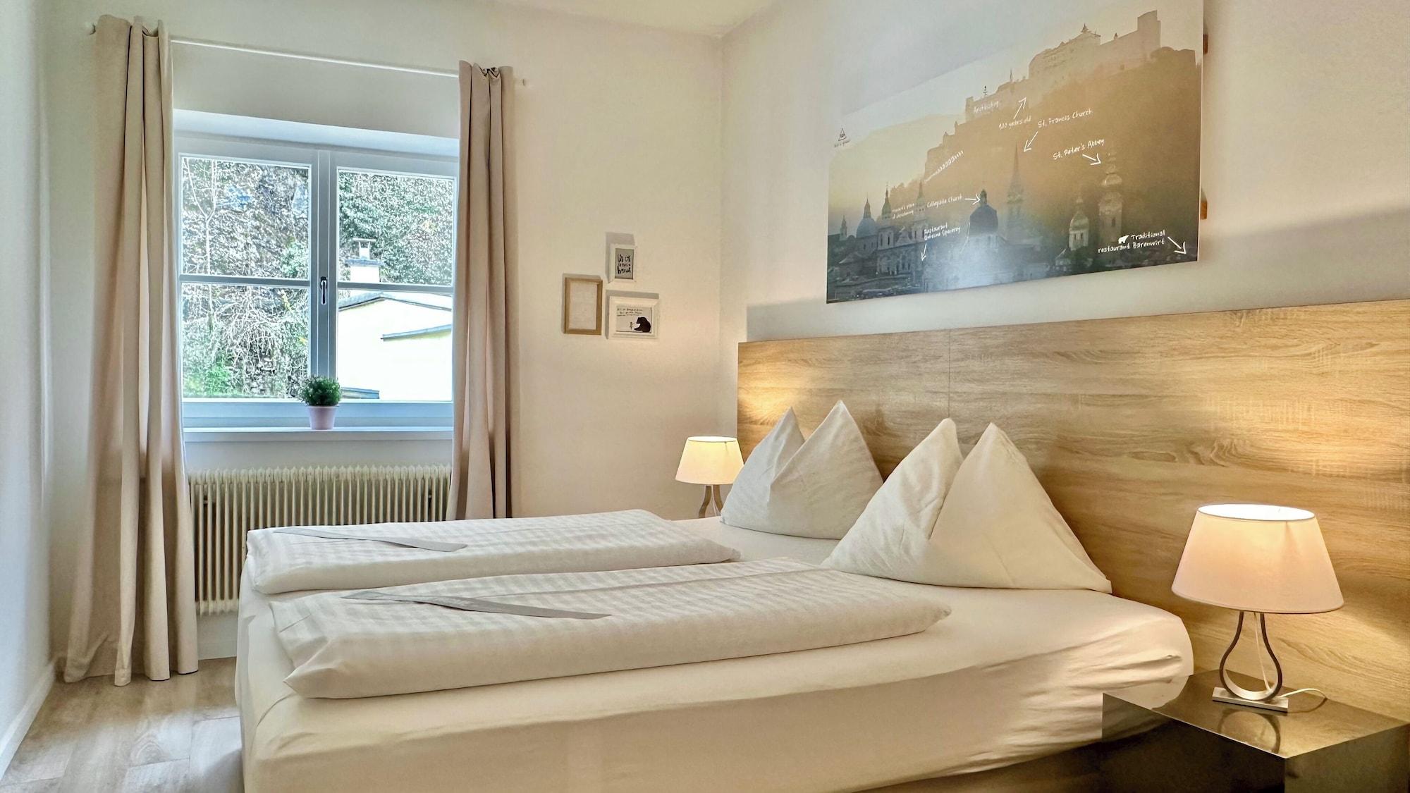 Standard, Double Bed, Courtyard View