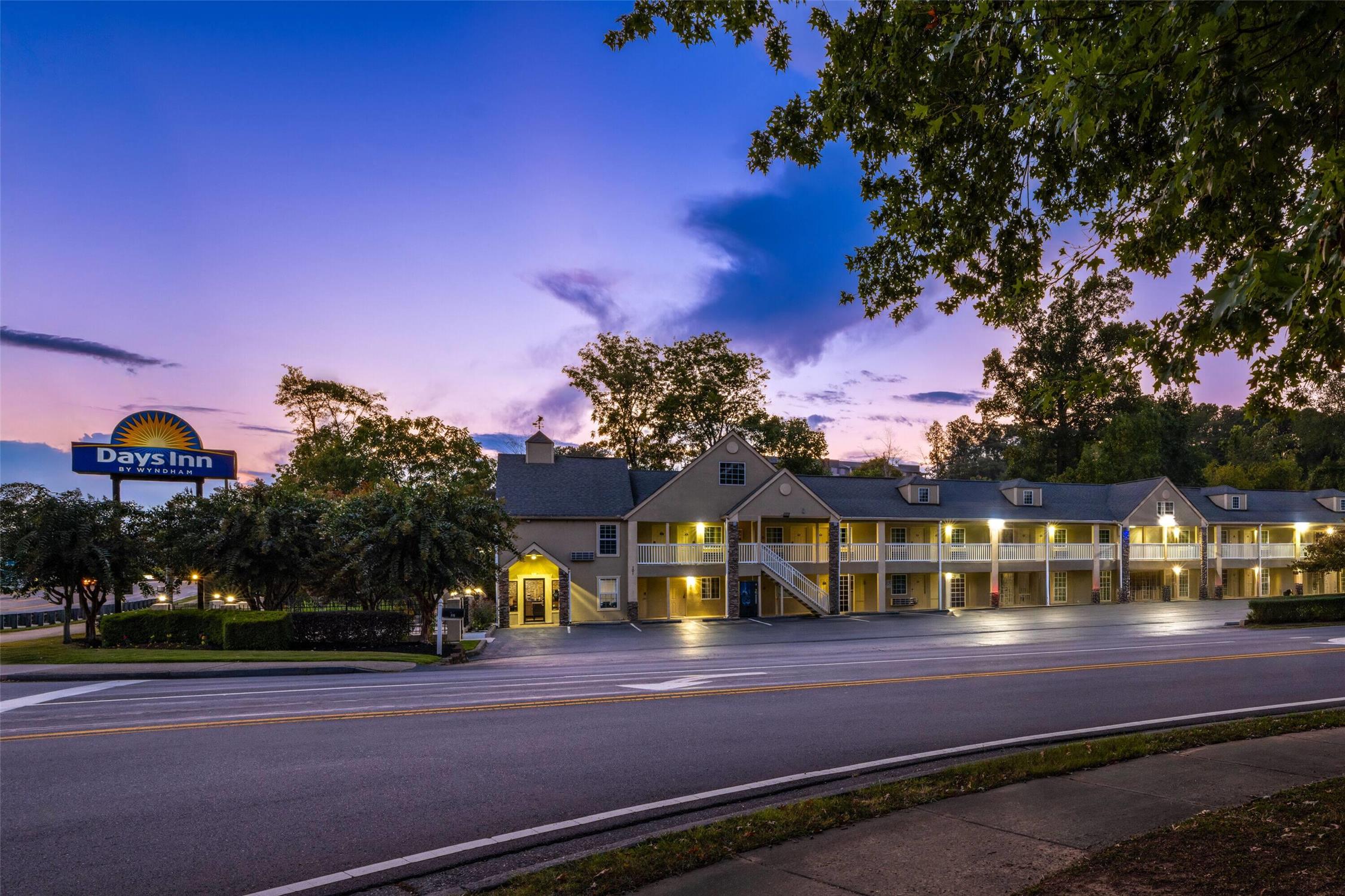 Days Inn by Wyndham Canton 15/19