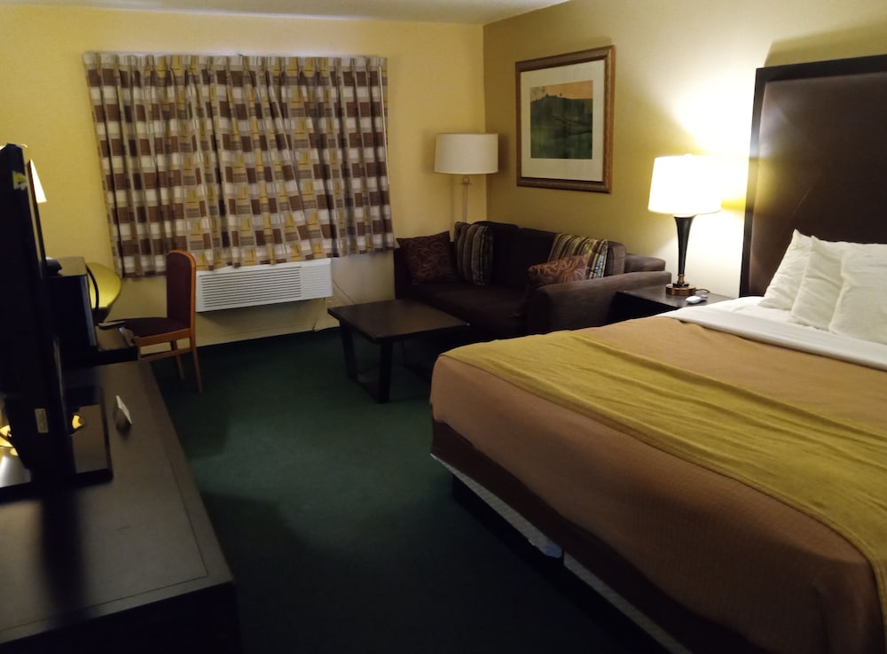 Americas Best Value Inn Webster City 30/53