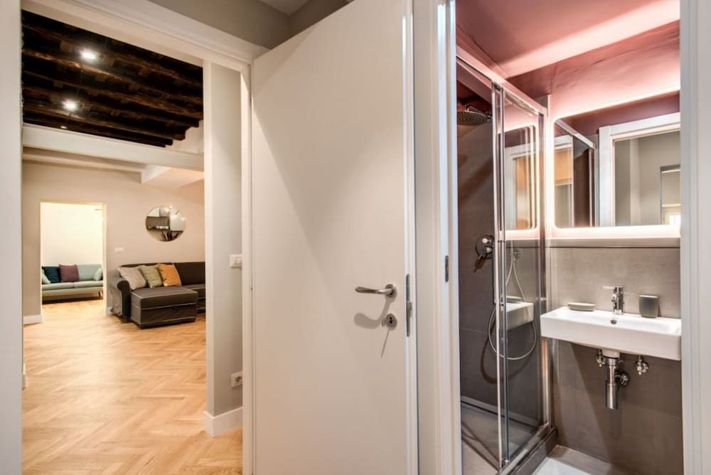 Trevi Fountain Superior 3 bdr apartment 49/49