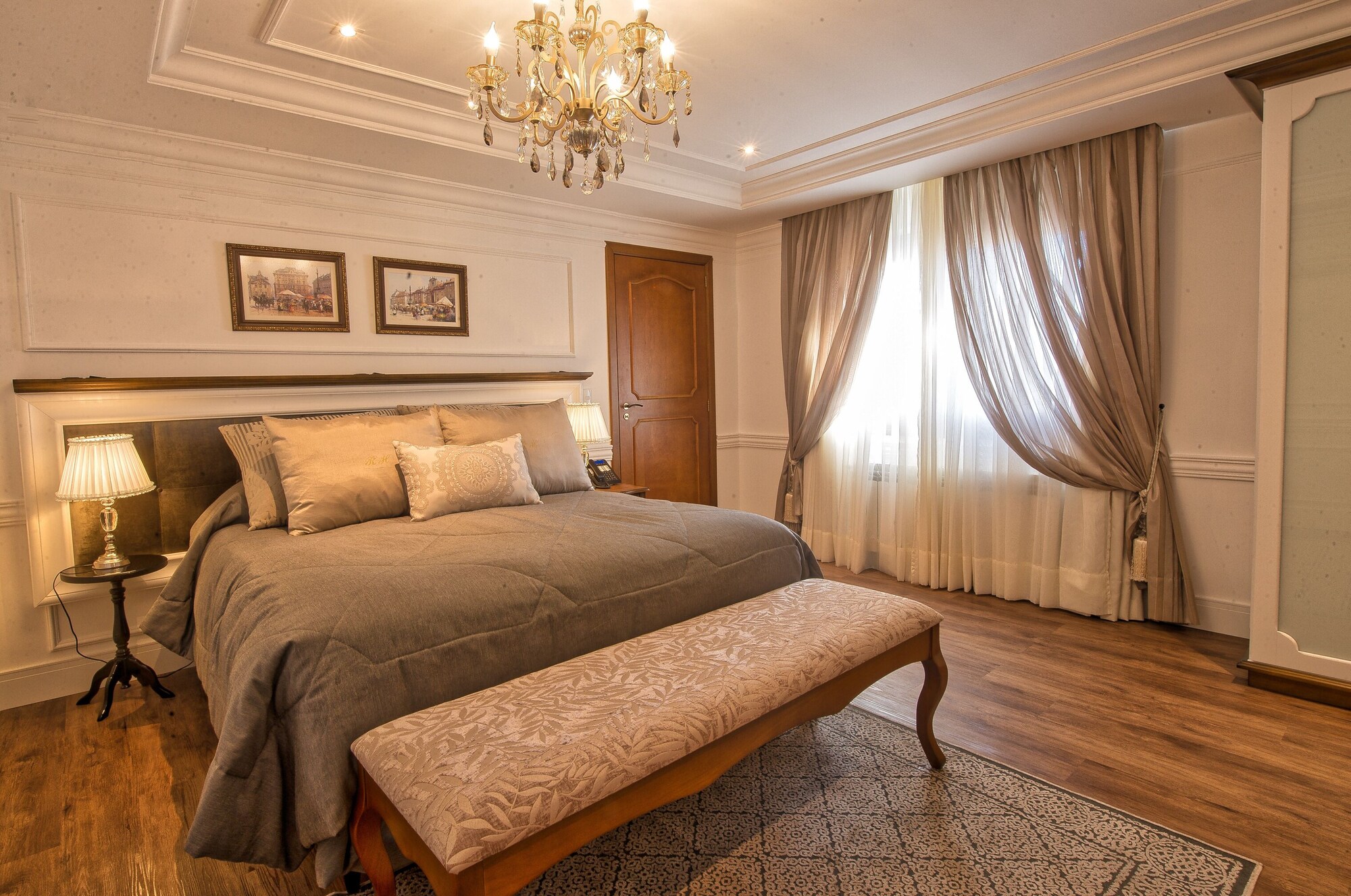 LUXURY, SUITE, JETTED TUB