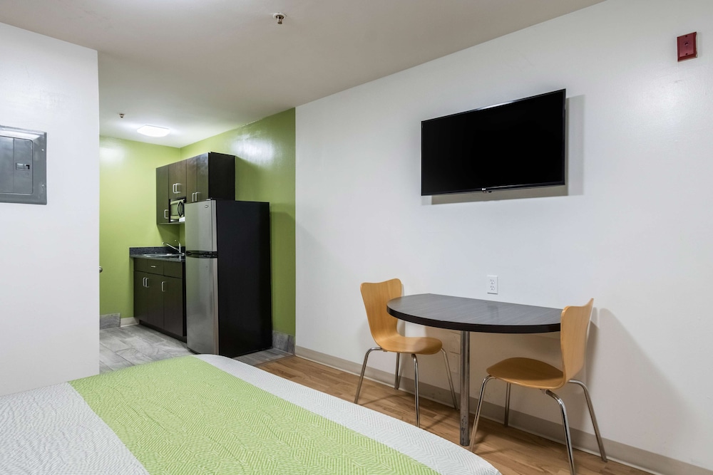 Studio 6 Extended Stay - Savannah, GA 40/52