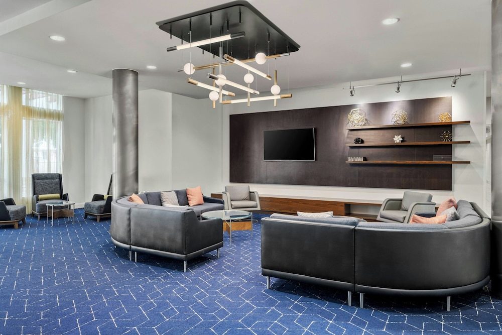 Courtyard by Marriott Evansville East 33/57