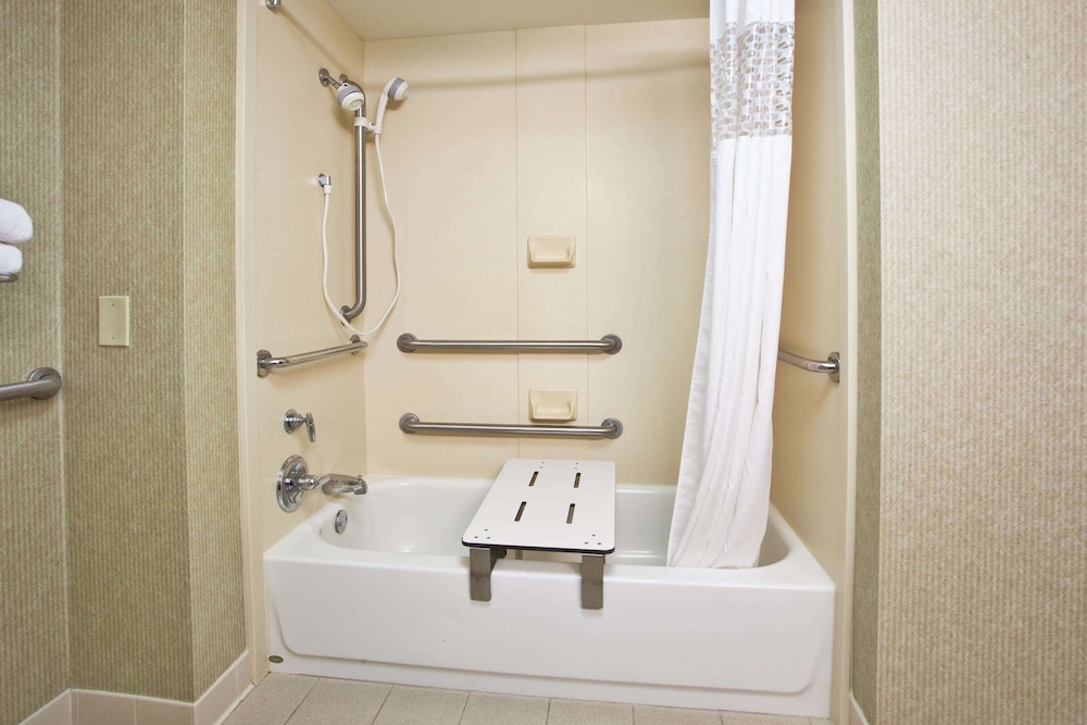 Hampton Inn Clifton Park 21/56