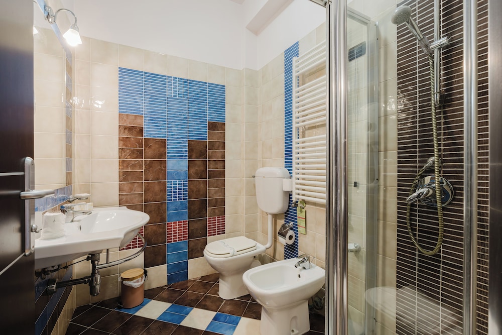 Cerri Hotel 47/49