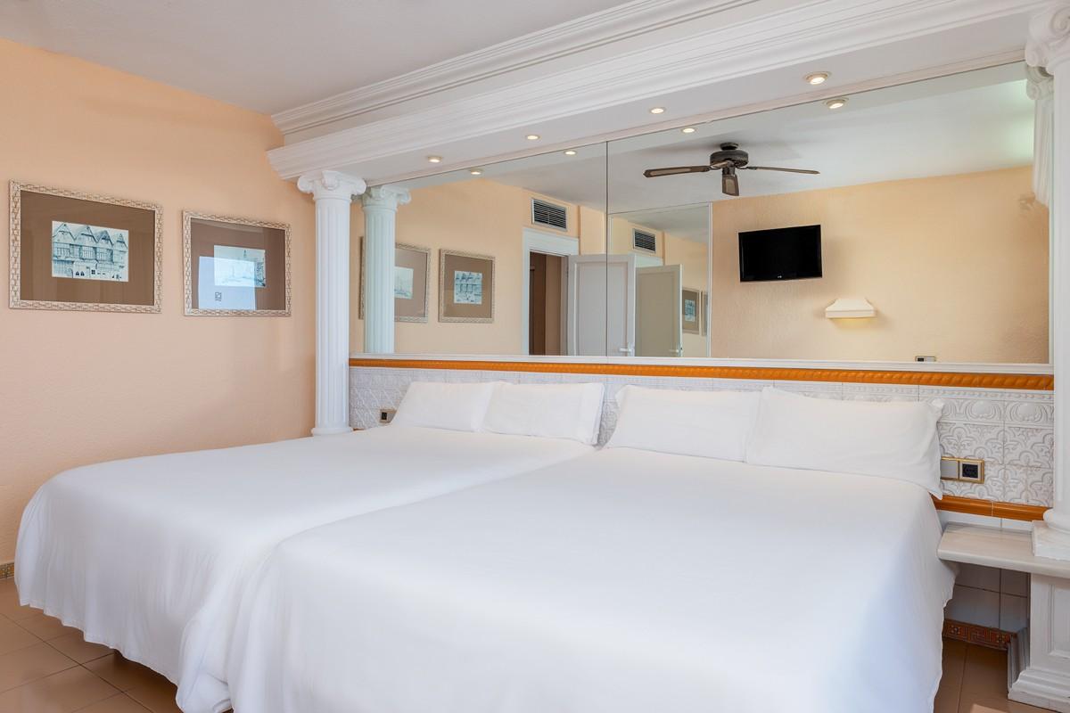 Standard, Sea View, Balcony or Terrace