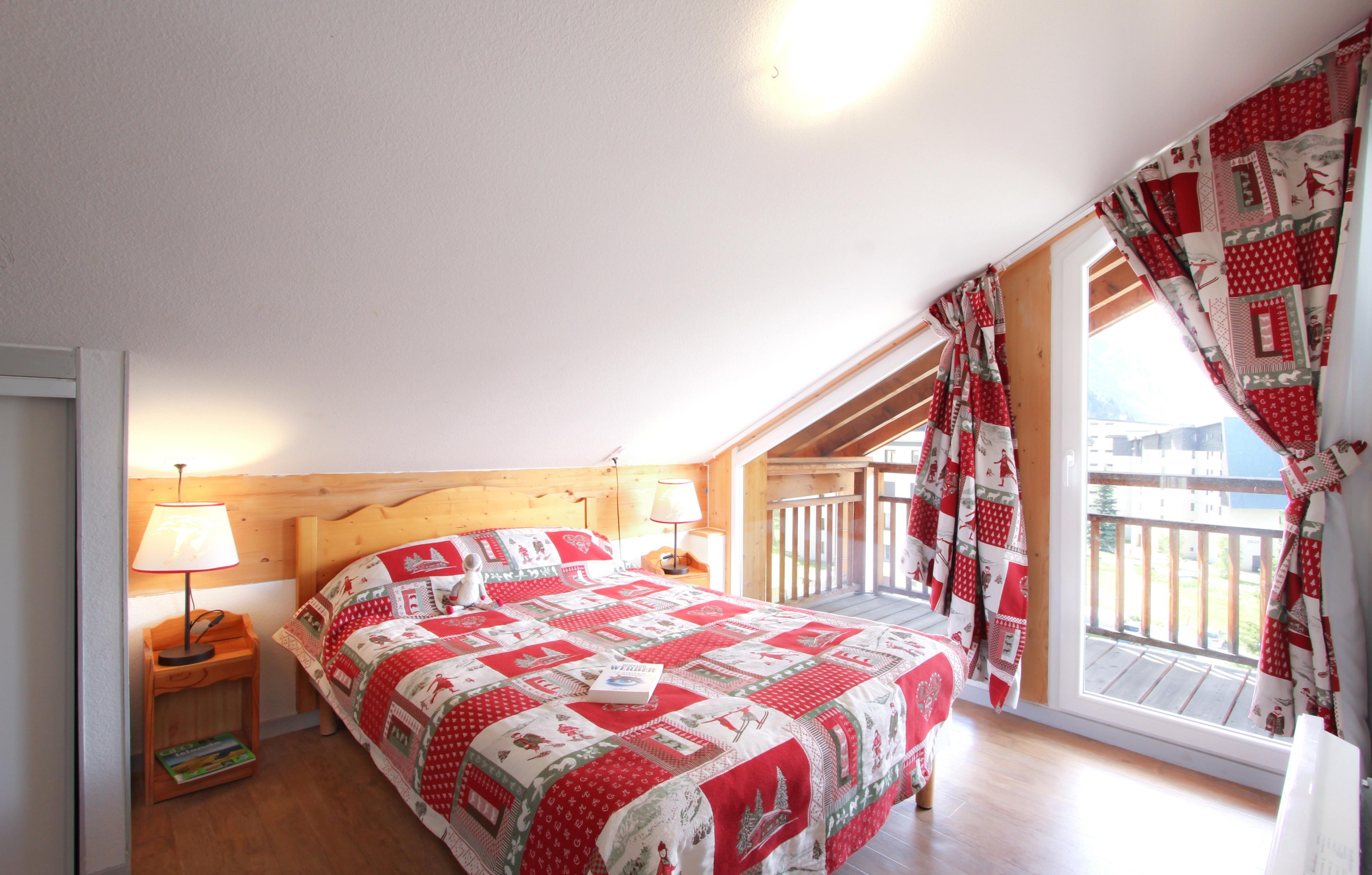 3 Bedrooms, Apartment, Alcove