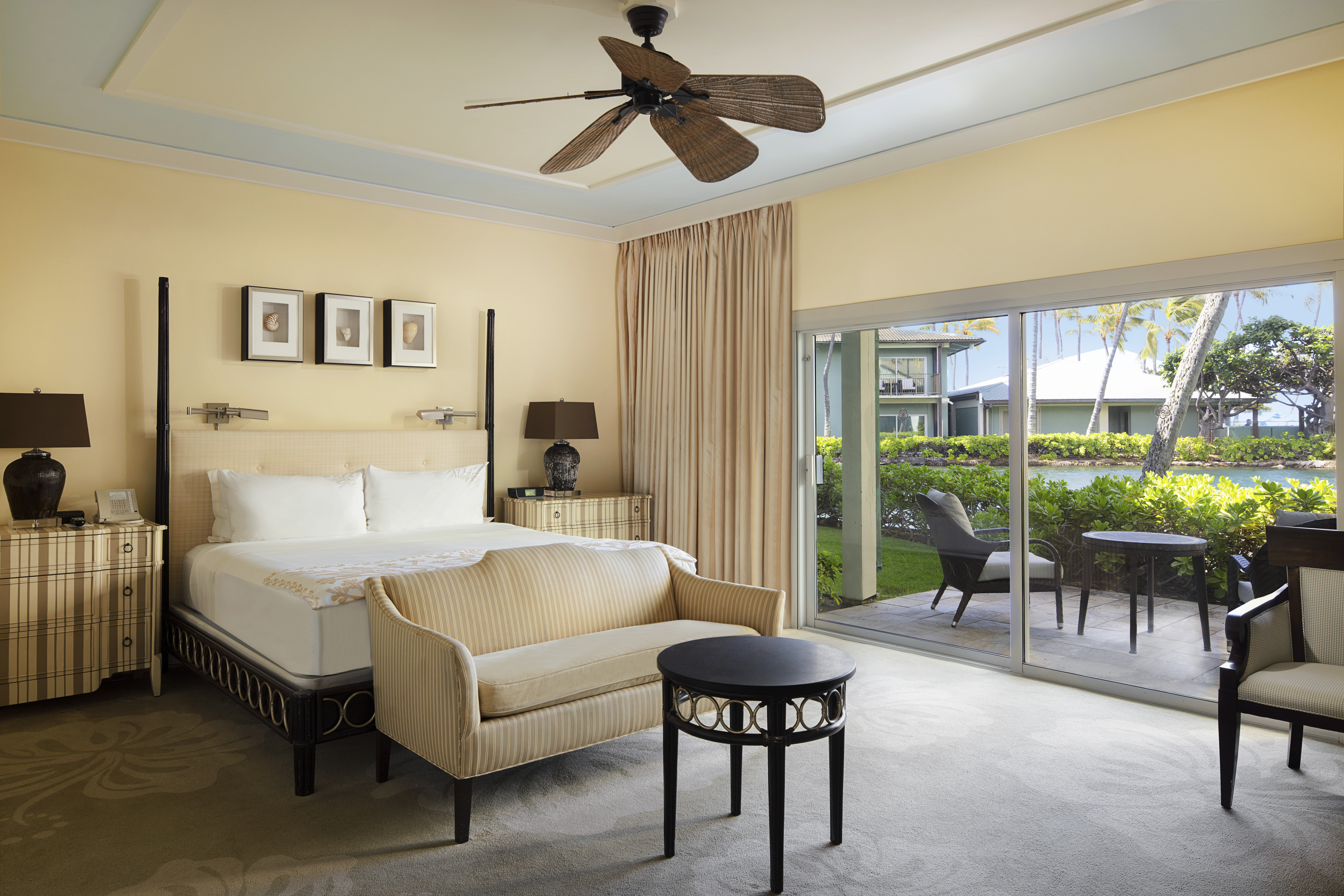 Lanai, Dolphin View