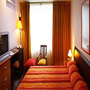 Hotel Alcala Del Rio 6/10