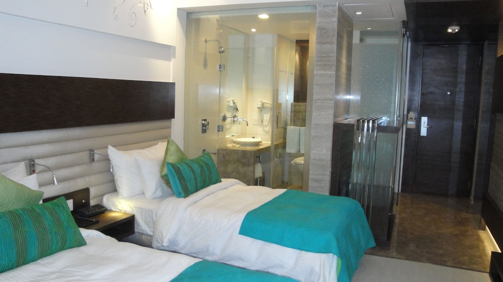 DELUXE, TWIN BEDS