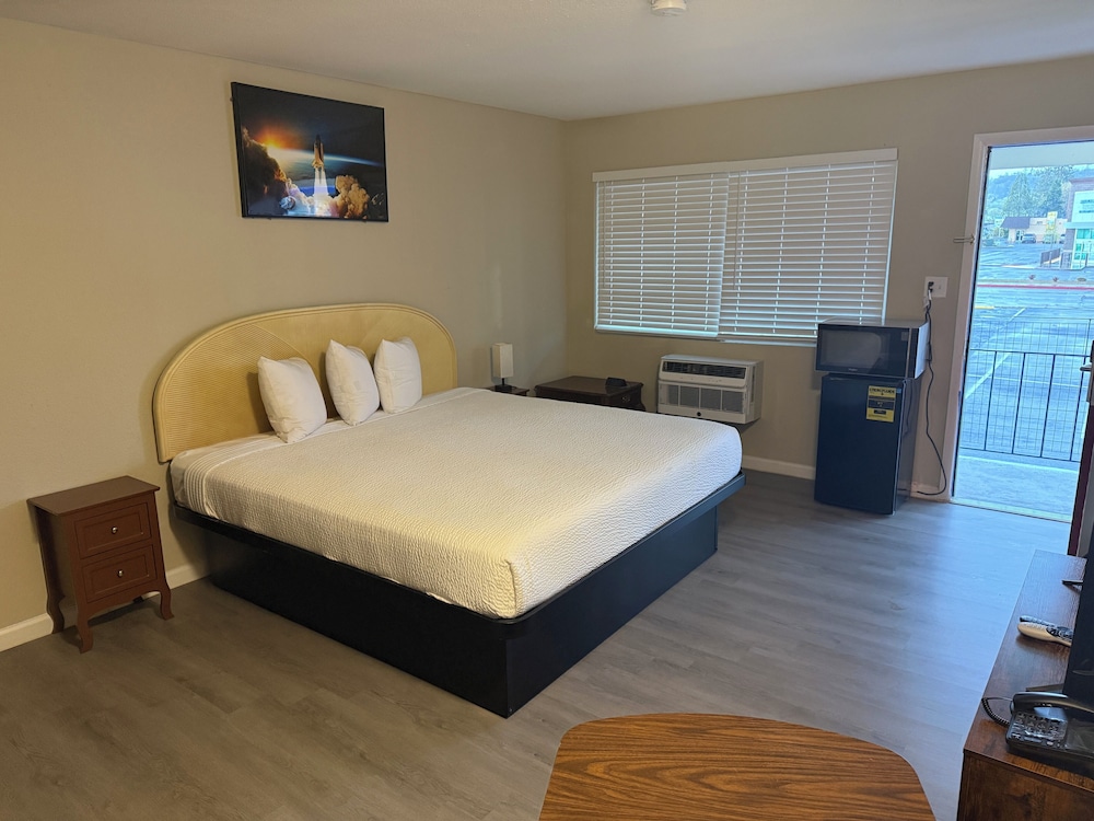 Room, King Bed