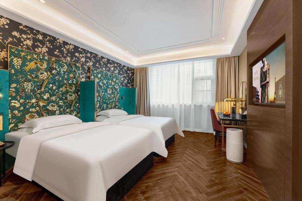 Elegant, Twin Beds
