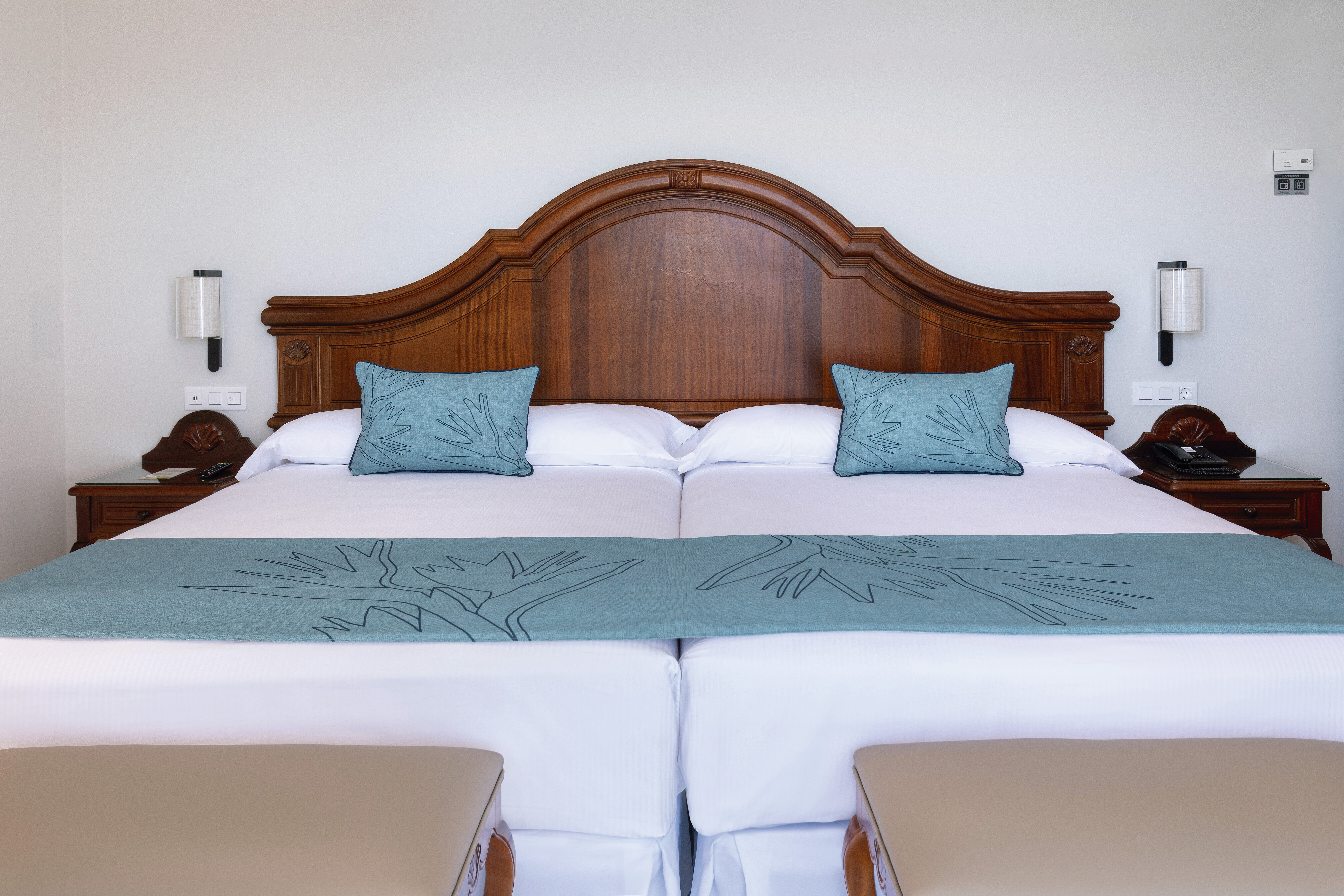 جناح جونيور، Hotel Riu Madeira 4/6