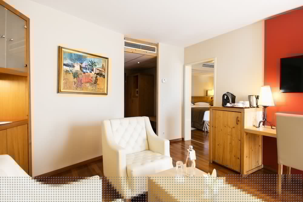 Rogner Hotel 24/27