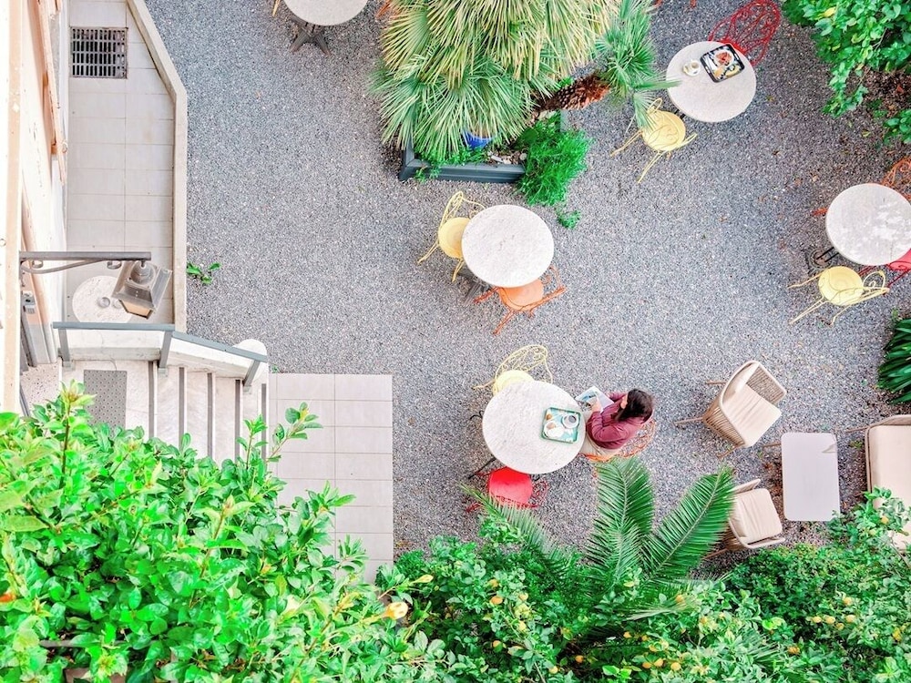 Hotel Lemon 45/50