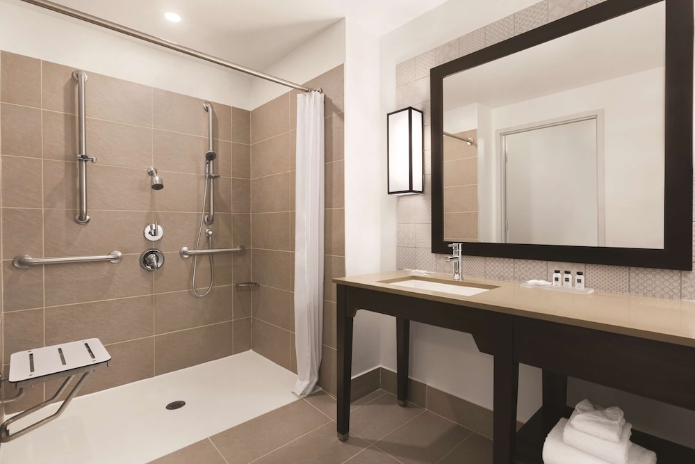 Country Inn and Suites By Radisson Belleville ON 7/49