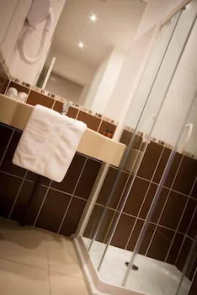 Esatitude Hotel 32/32