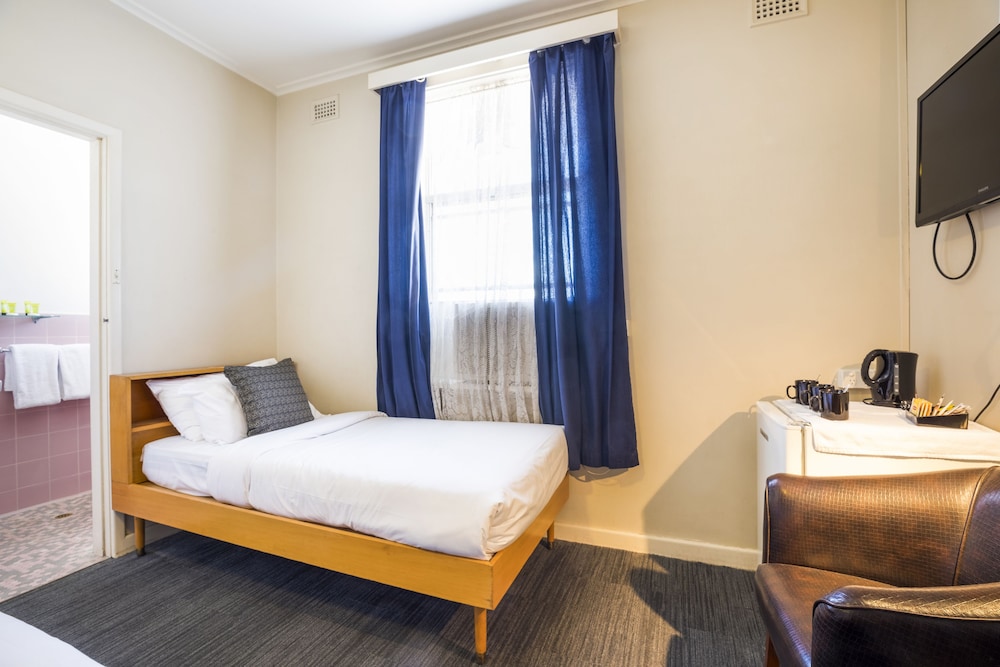ESPLANADE HOTEL 12/56