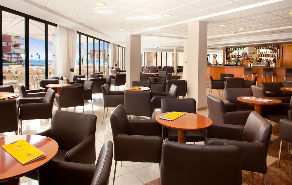 Rh Corona Del Mar Hotel 44/56