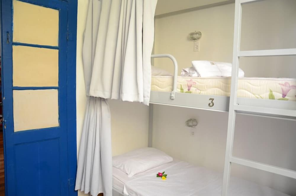Brasileranza Hostel 48/50