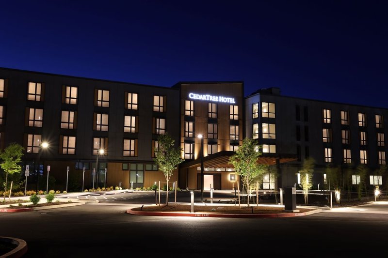 Cedartree Hotel Portland Hillsboro 1/30