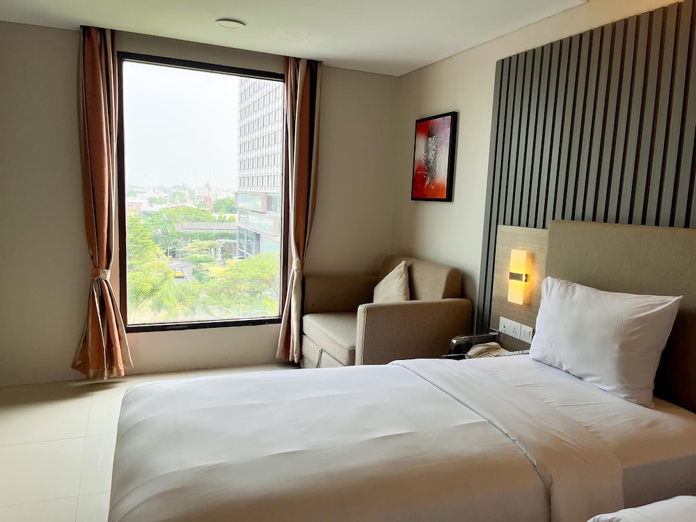 VERSE HOTEL CIREBON 23/72