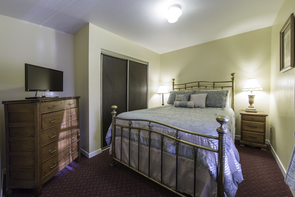 Historic Cary House Hotel 24/51
