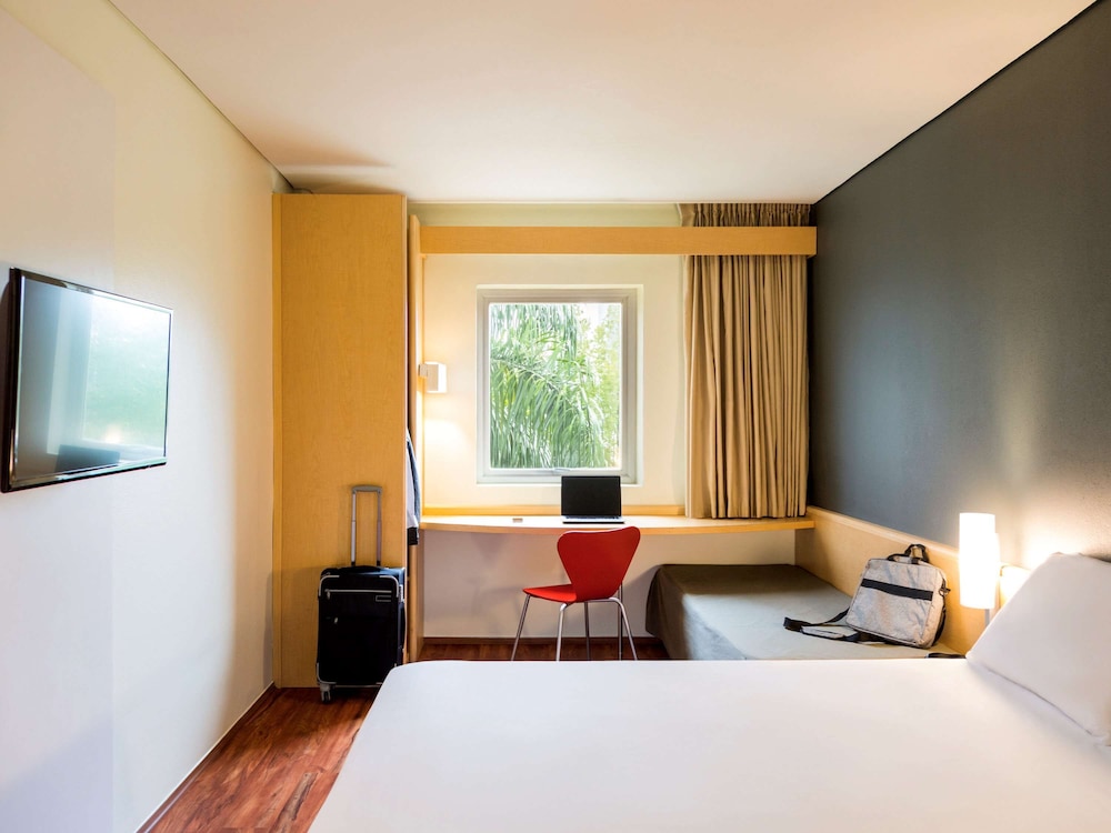 Ibis Monterrey Valle 10/50