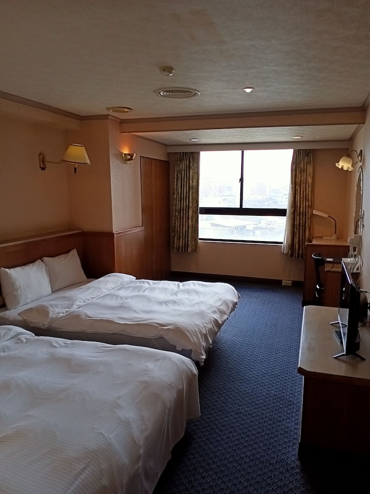 ROOM, QUADRUPLE