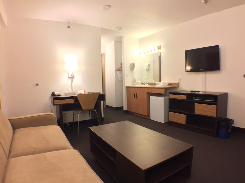 Super 8 By Wyndham Kenora 5/31