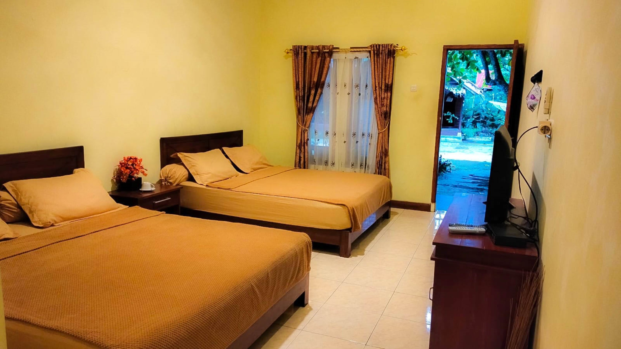 Lagoon, Double Bed