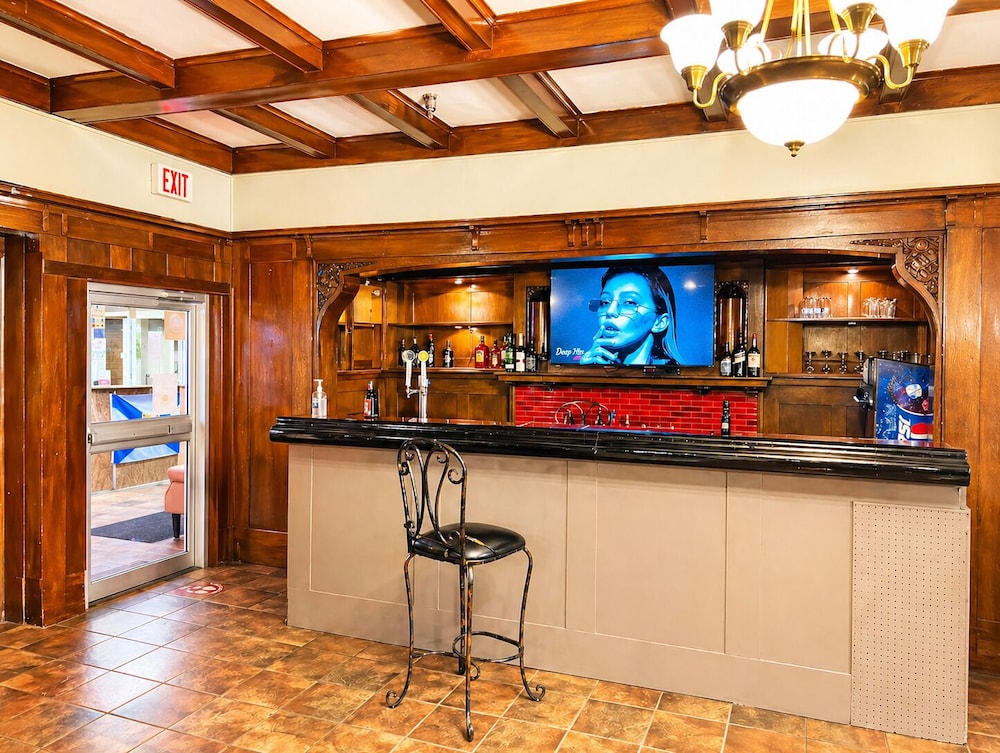 Harbourview Inn, SureStay Collection by Best Western 8/49