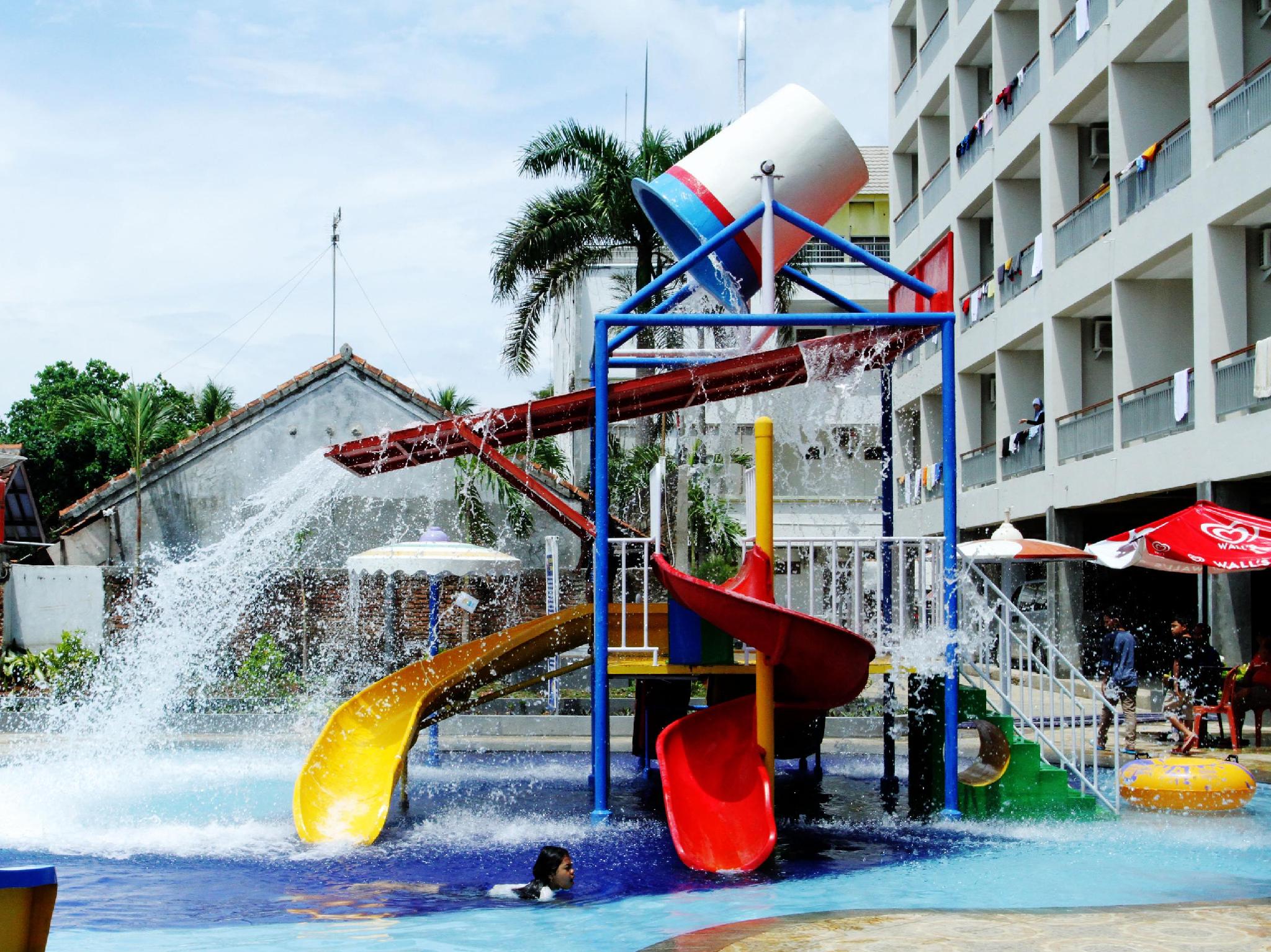 Grand Aquarium Hotel Pangandaran 25/35