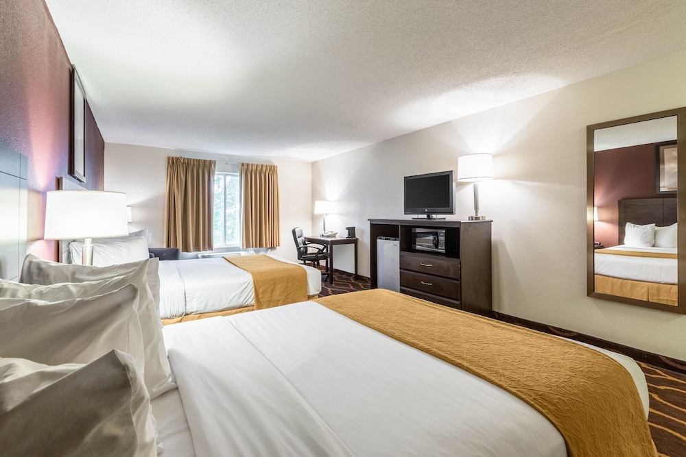 Quality Inn Kearney NE 10/23