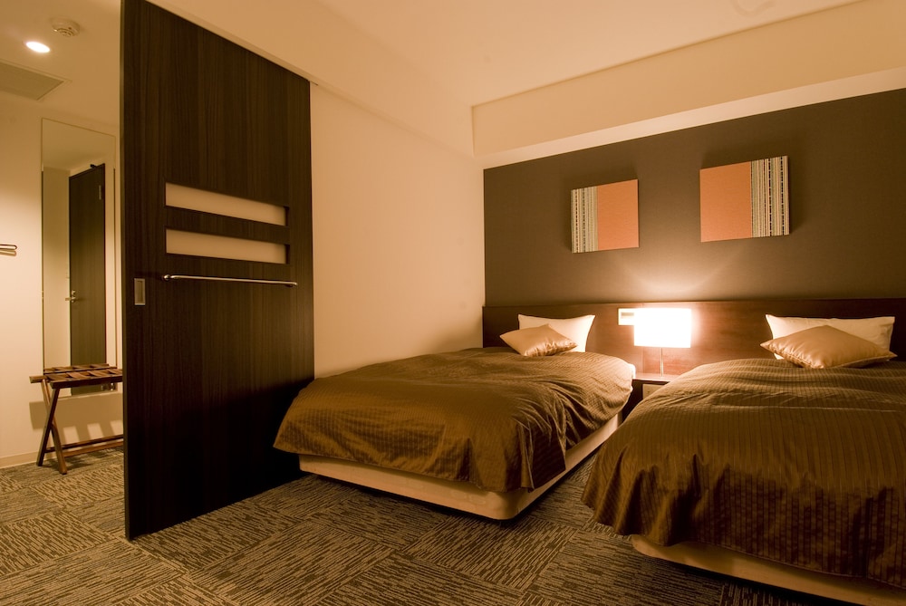 ROOM, TWIN BEDS, CLUB FLOOR