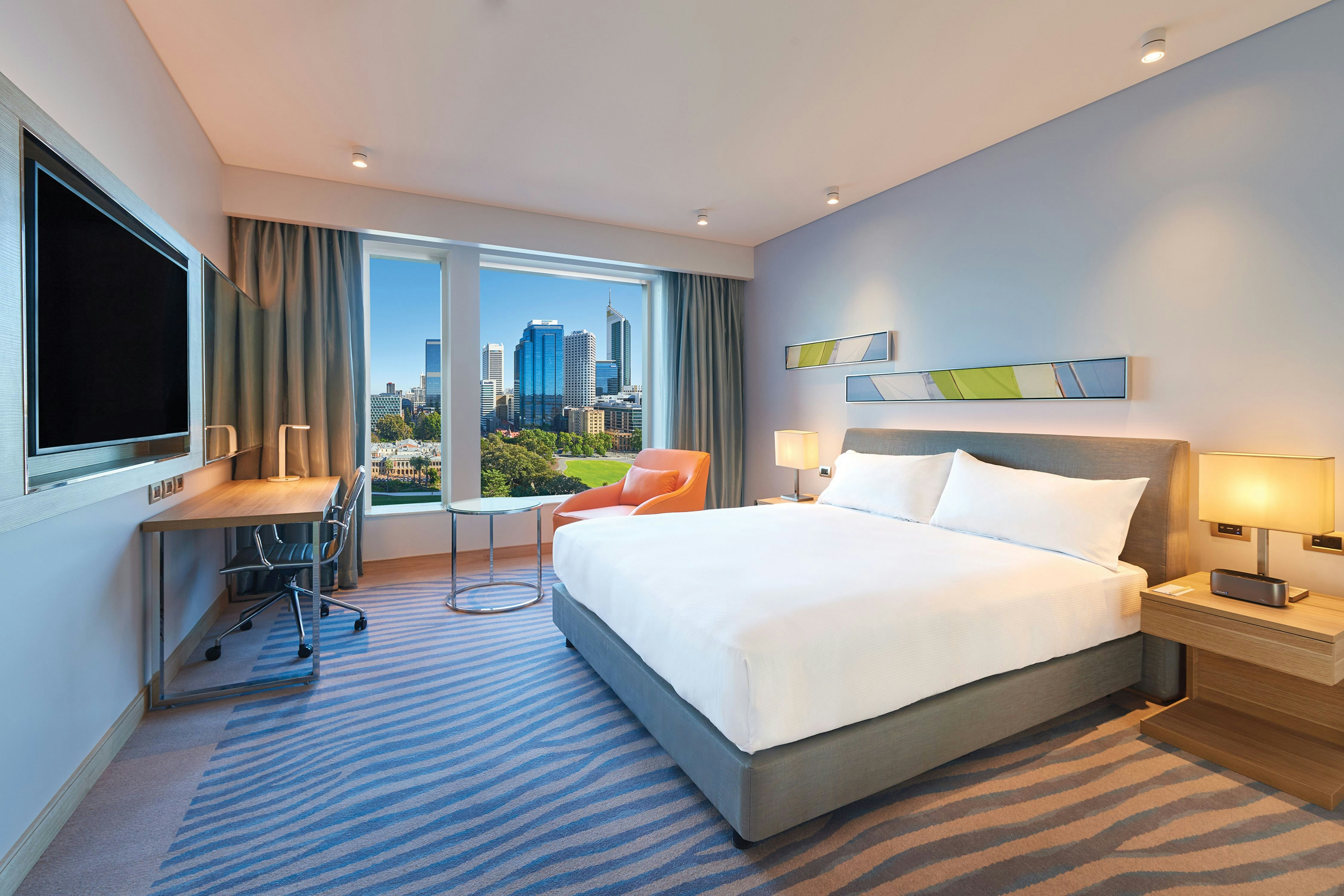 ROOM, KING BED, ACCESSIBLE