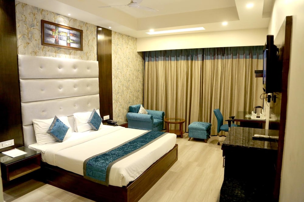 Hotel Shagun Zirakpur 15/50