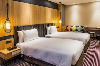 Elite, 2 Double Beds