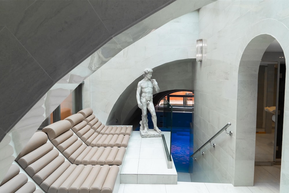 Cour des Loges Lyon, A Radisson Collection Hotel 7/79