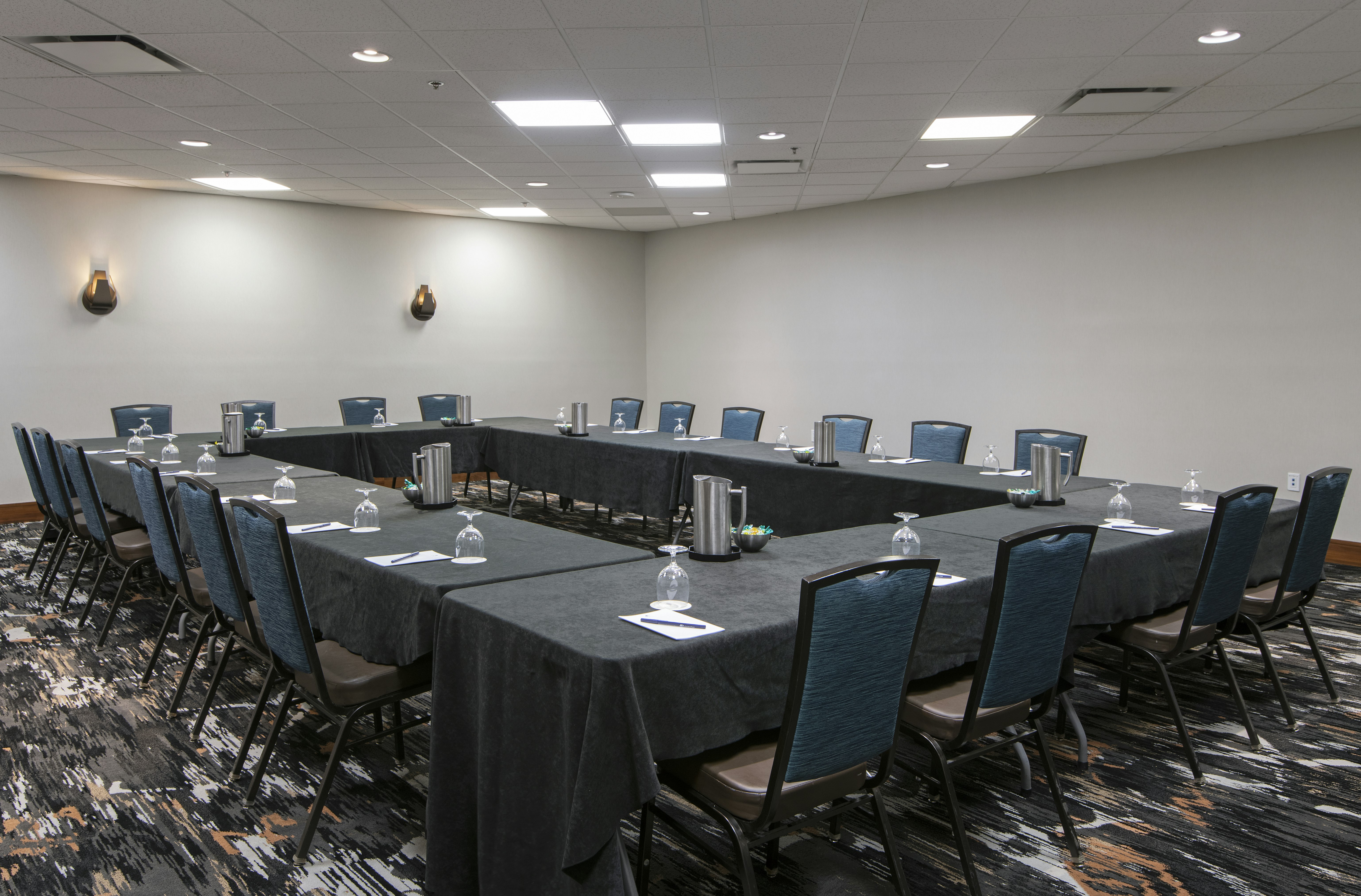 Doubletree By Hilton Hotel & Conference Centre Regina 78/80