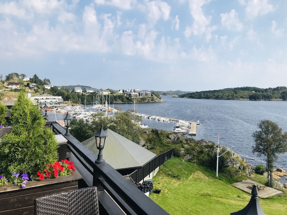 FARSUND FJORDHOTELL 40/48