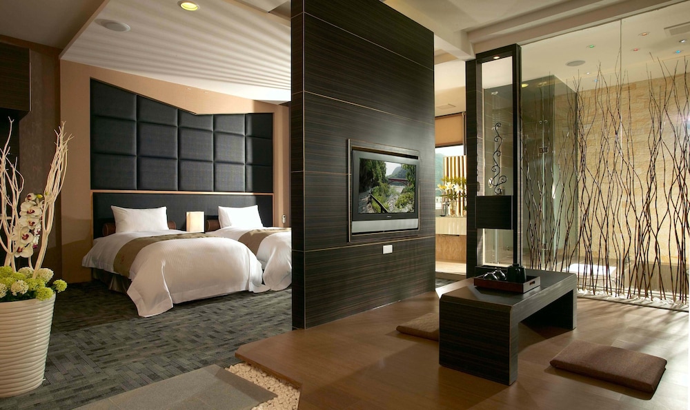 Hefong Villa Faddism Hotel 37/39