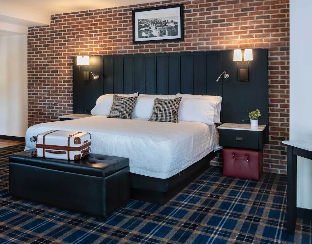 Water Street Inn 16/64
